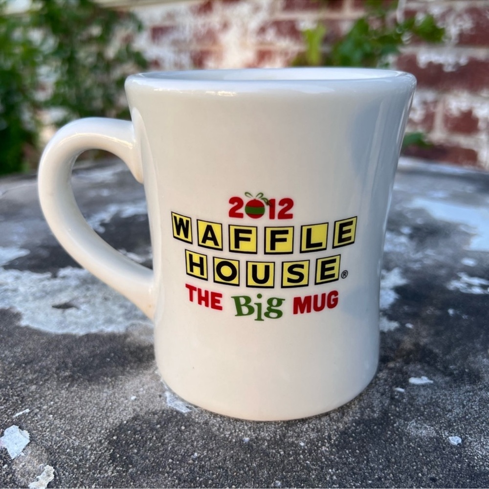Waffle House The Big Mug Christmas Coffee Cup 2012 Tuxton Holiday Collectible